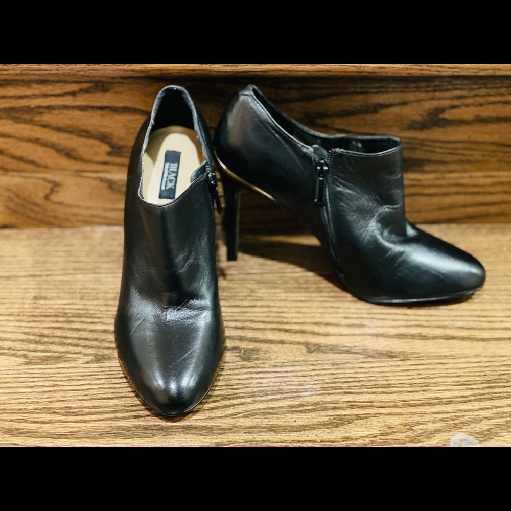 Black Saks Fifth Avenue NWT 8.5M SF Brandy Heel Ankle Boots